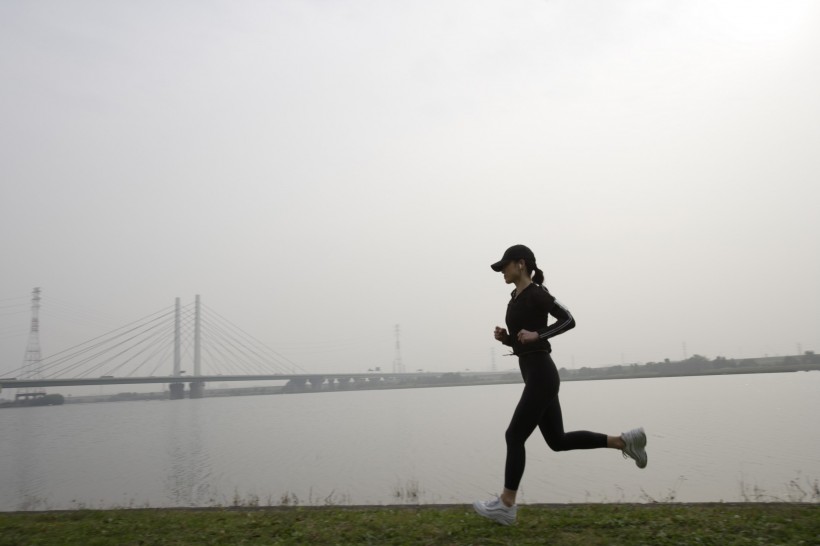 女性運動圖片