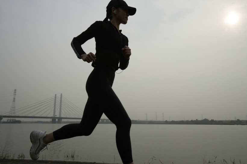 女性運動圖片