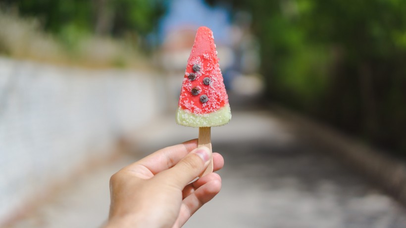 夏日冰涼清爽的雪糕圖片