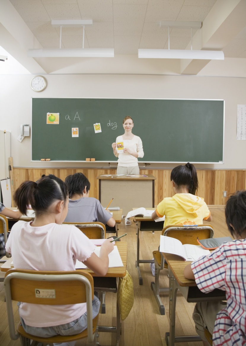 小學生快樂課堂圖片