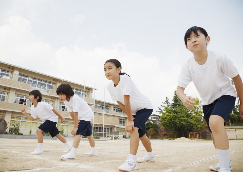 小學生體育課圖片