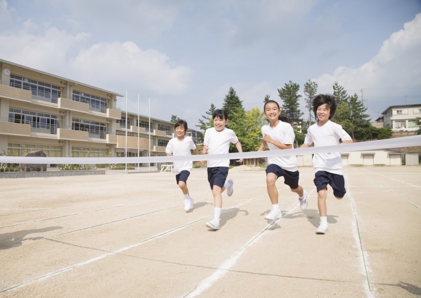 小學生體育課圖片