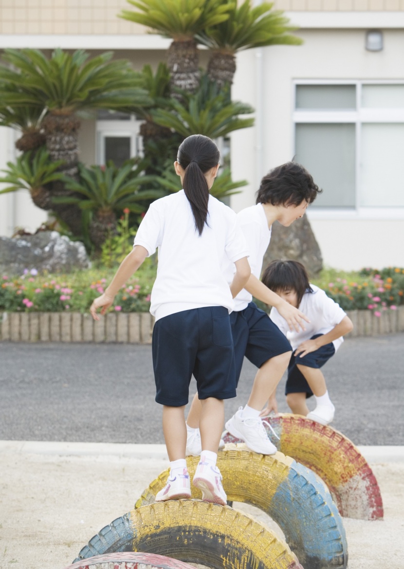 小學生體育課圖片