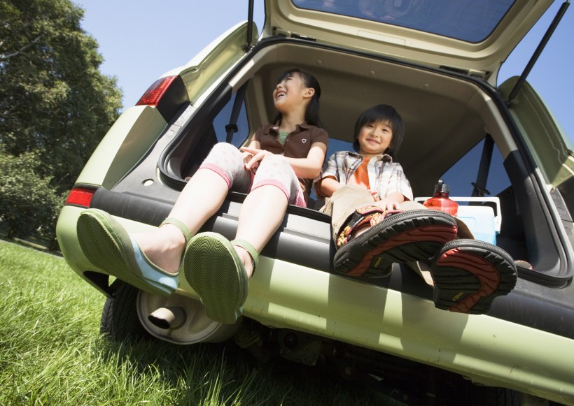 全家人開車旅遊圖片