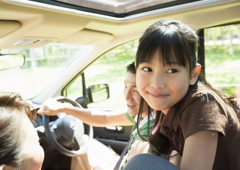 全家人開車旅遊圖片