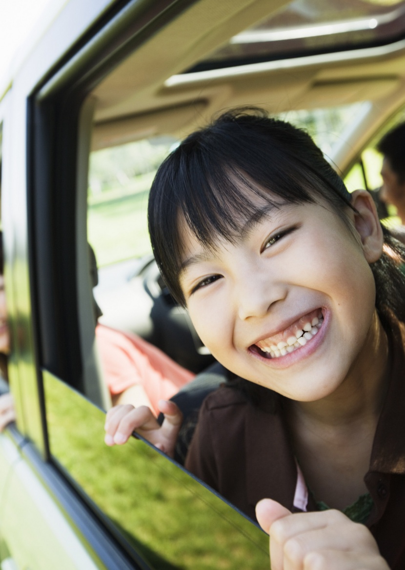 全家人開車旅遊圖片