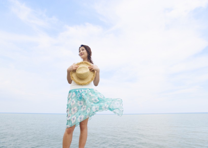 海邊清爽少女圖片