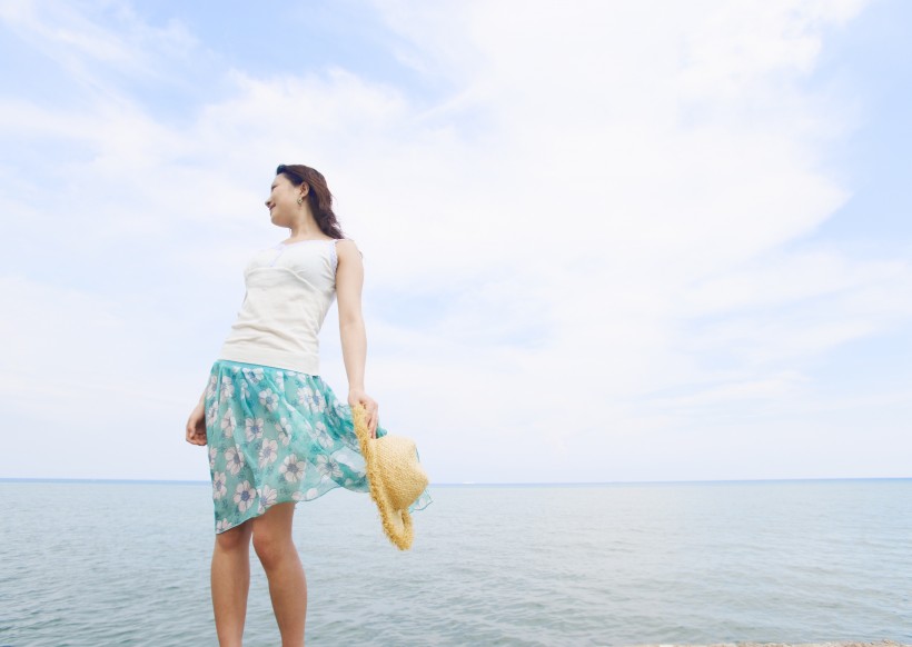 海邊清爽少女圖片