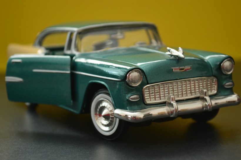 綠色老式轎車模型圖片