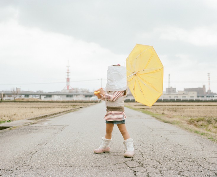 日本超萌小女孩公路攝影圖片