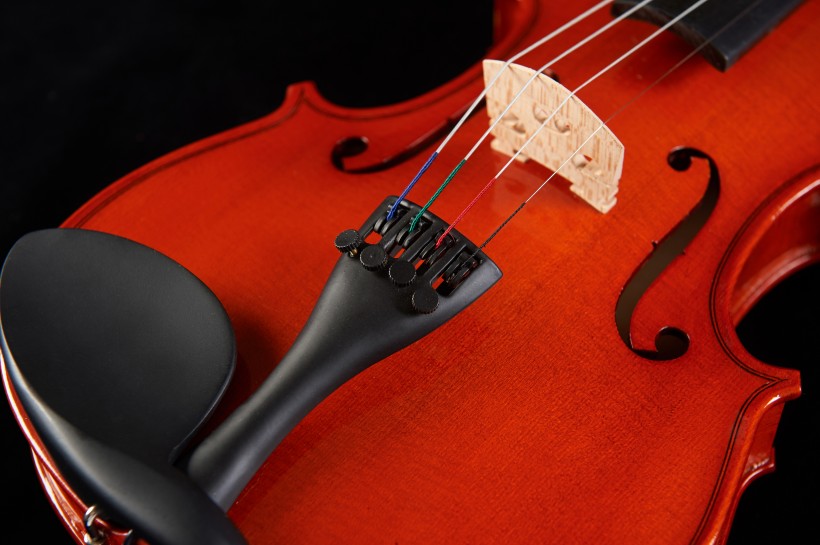橘紅色優雅的小提琴圖片