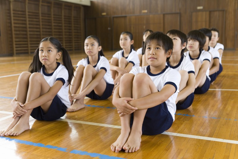 小學體育課運動圖片