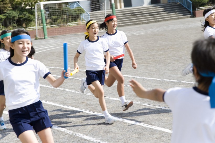 小學體育課運動圖片