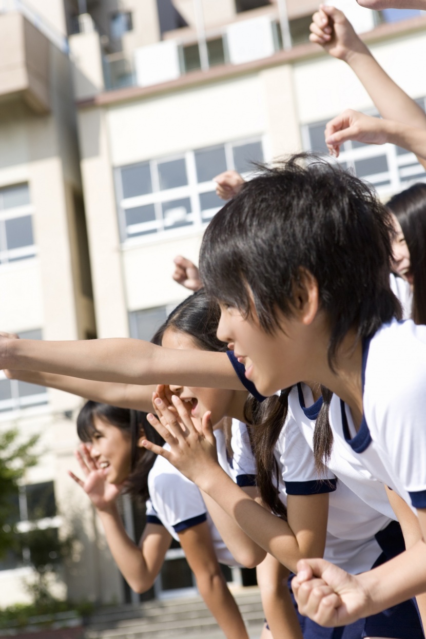 小學體育課運動圖片