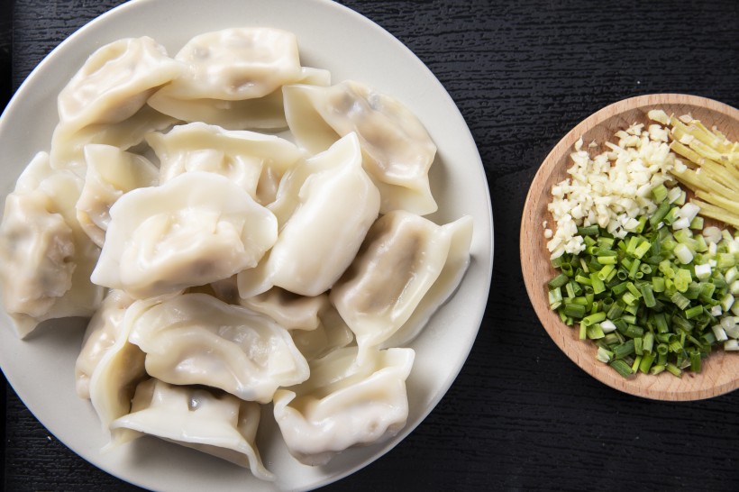 好吃的煮熟的餃子圖片