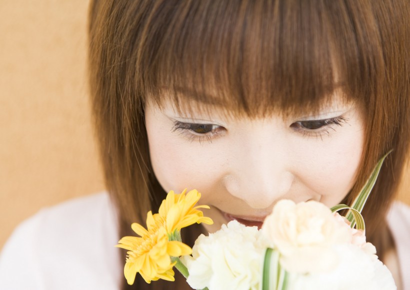 女孩燦爛的笑容圖片