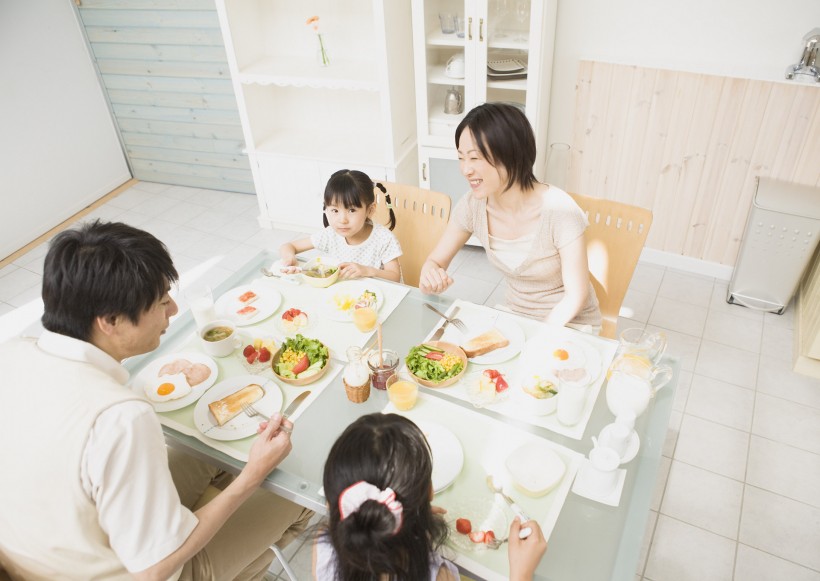 快樂家庭聚餐圖片