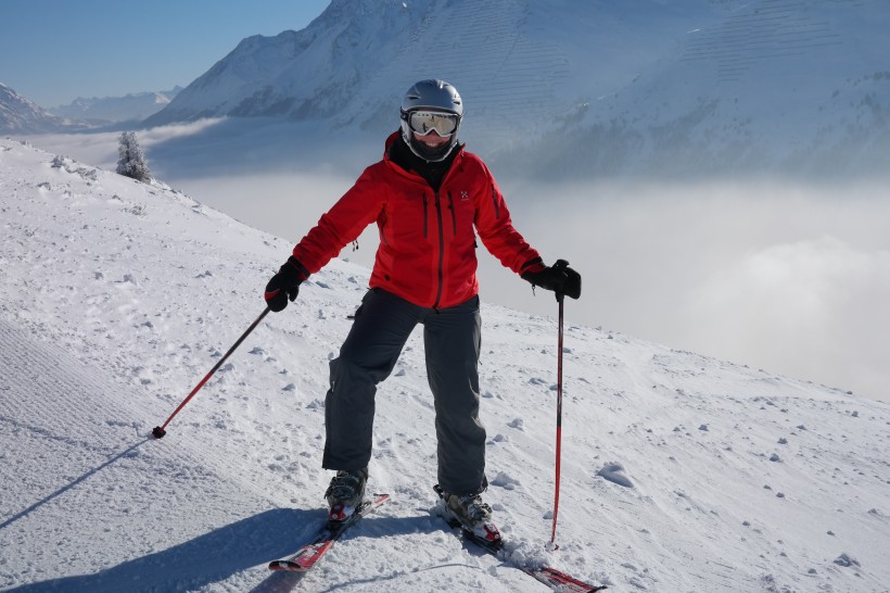 刺激的滑雪運動圖片