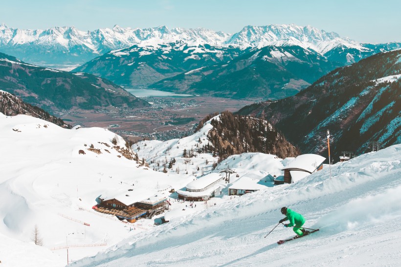 刺激的滑雪運動圖片