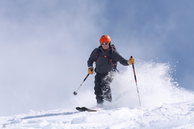 戶外滑雪運動圖片