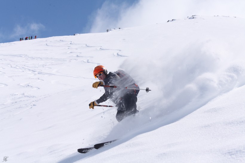 戶外滑雪運動圖片