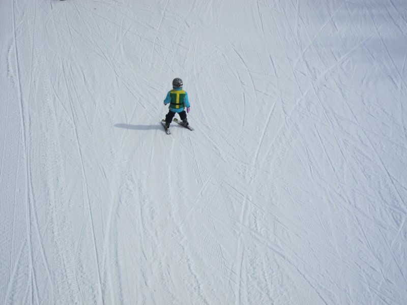 戶外滑雪運動圖片