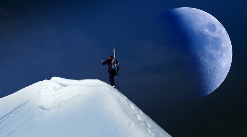 雪山攀登圖片