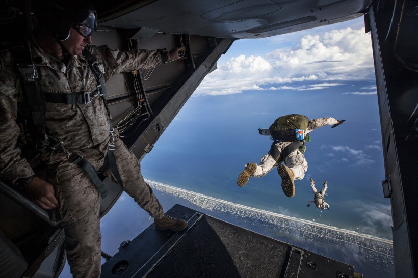 勇猛的空降兵圖片