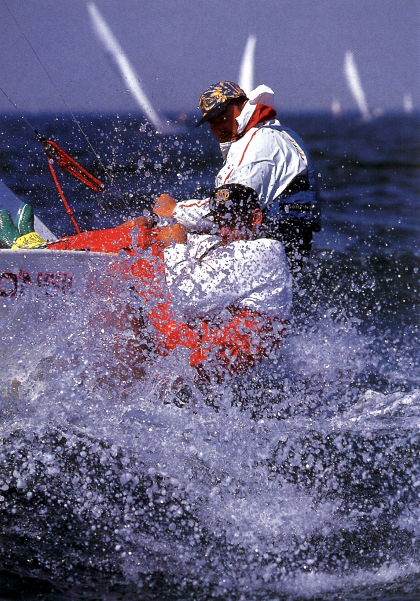 海上沖浪運動圖片