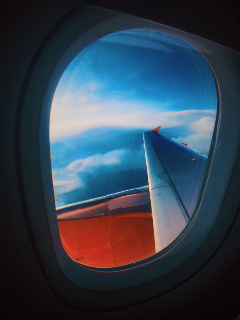 飛機的窗口圖片