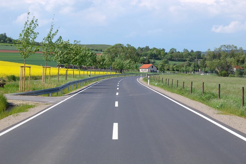 平坦的公路圖片