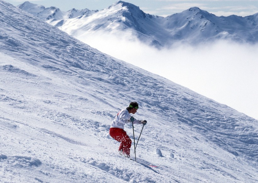 滑雪運動圖片