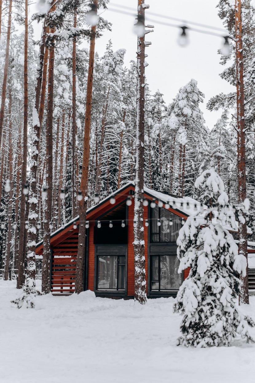 冬季的山中小屋圖片