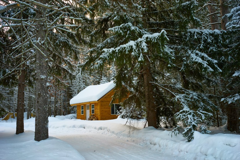 冬季的山中小屋圖片