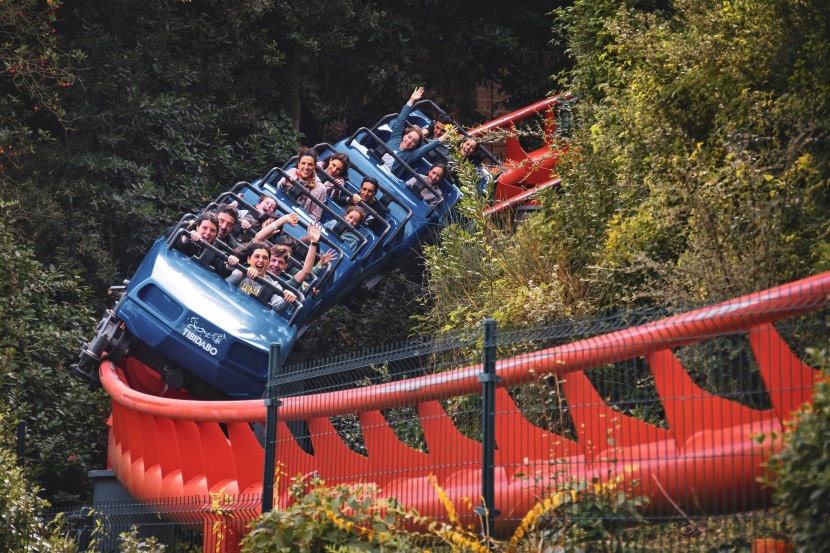 驚悚恐怖的過山車圖片