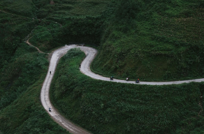 彎曲的公路圖片