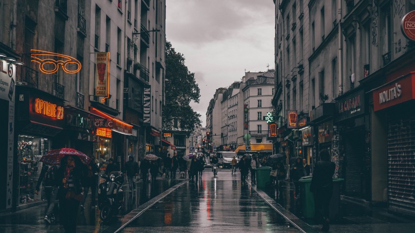 雨中的城市圖片