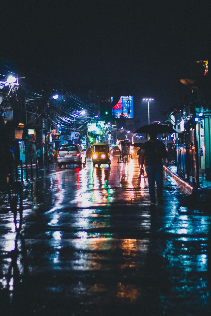 雨中的城市圖片