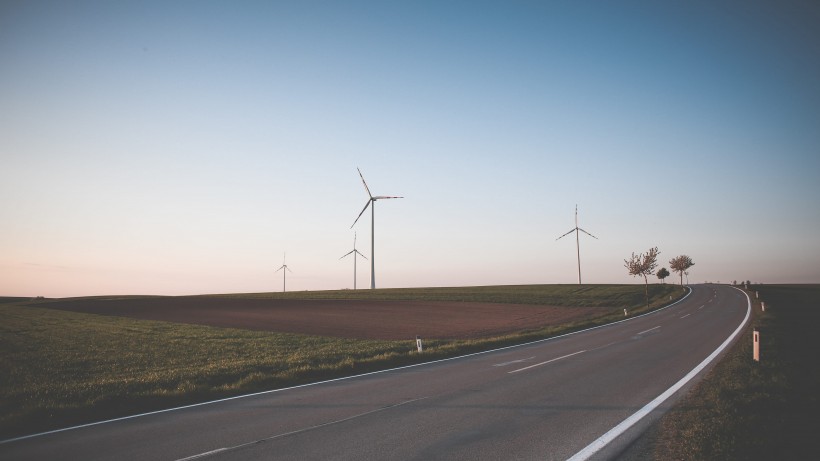 能量強大的風力發電機圖片