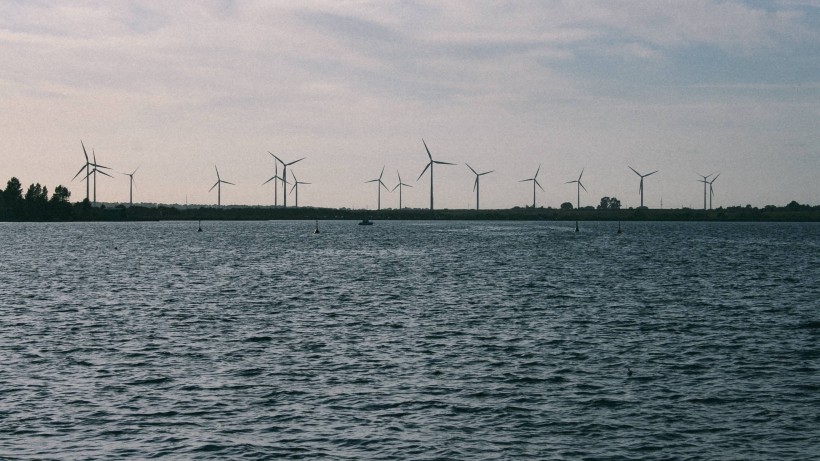 能量強大的風力發電機圖片