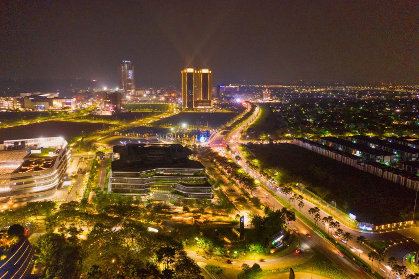 航拍建築夜景圖片