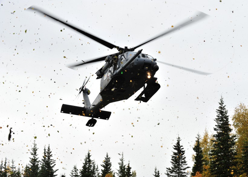 HH-60鋪路鷹直升機圖片