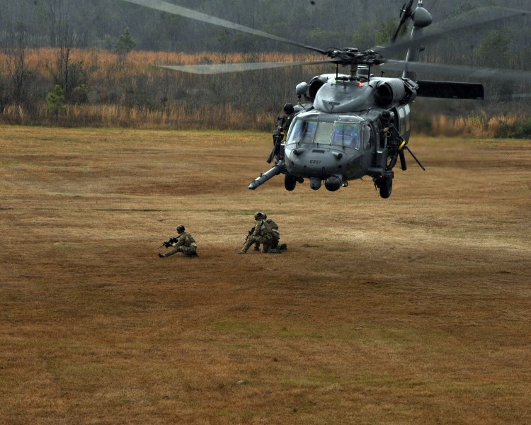 HH-60鋪路鷹直升機圖片