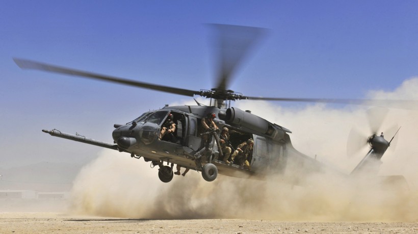 HH-60鋪路鷹直升機圖片