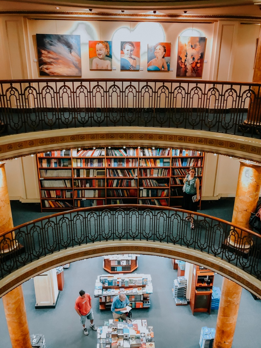 圖書館内景圖片