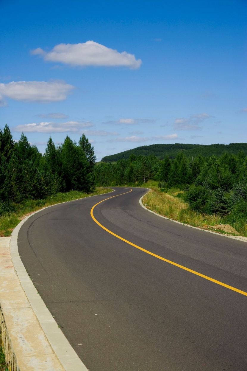 烏蘭木統的公路圖片