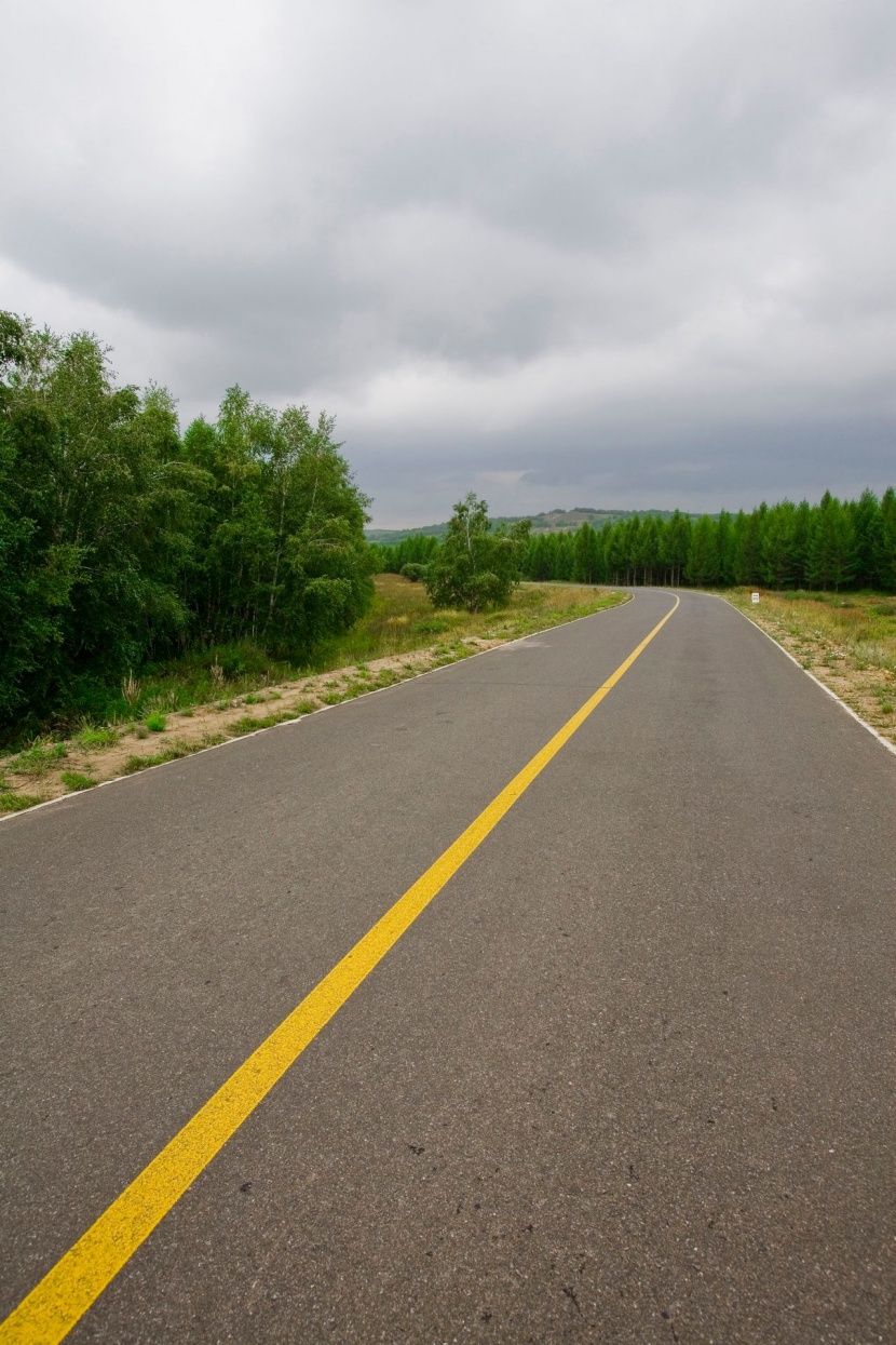 烏蘭木統的公路圖片