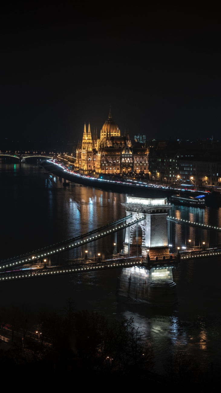 現代城市的夜景圖片