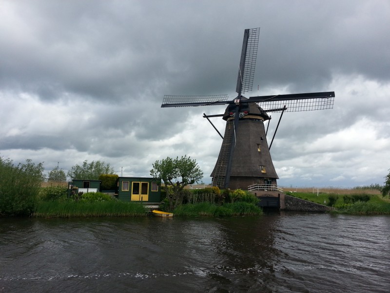 高大的荷蘭風車圖片