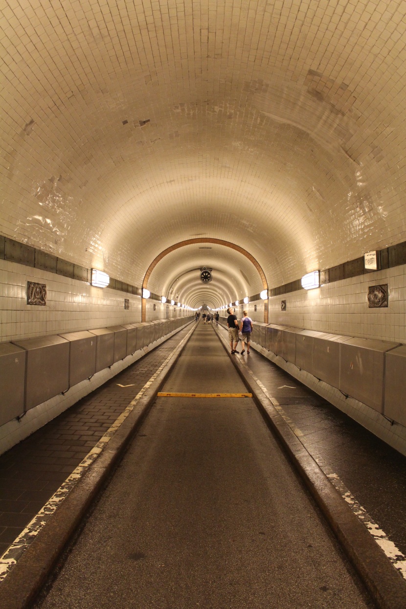 城市公路隧道圖片